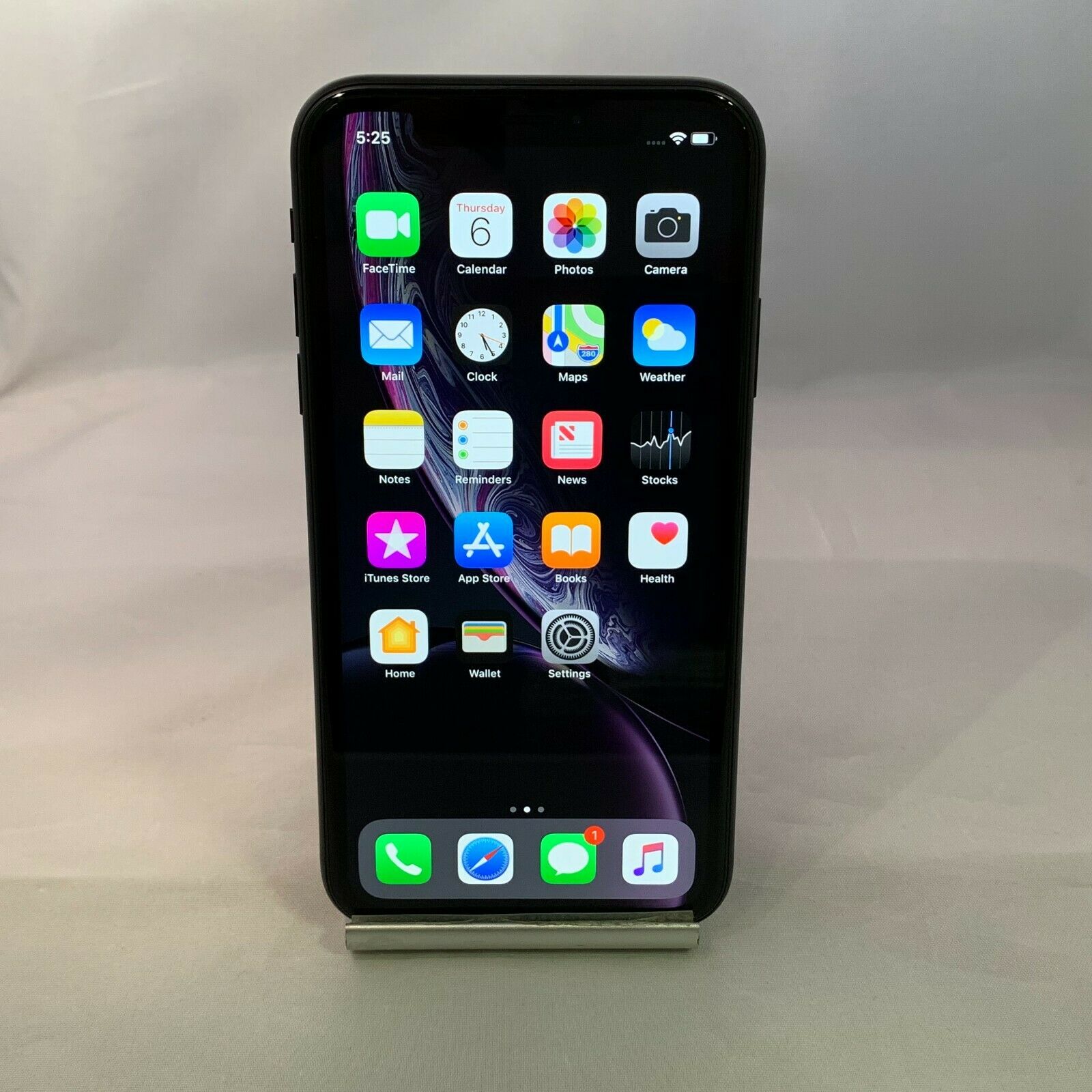 Apple iPhone XR 64GB Black TracFone Excellent Condition