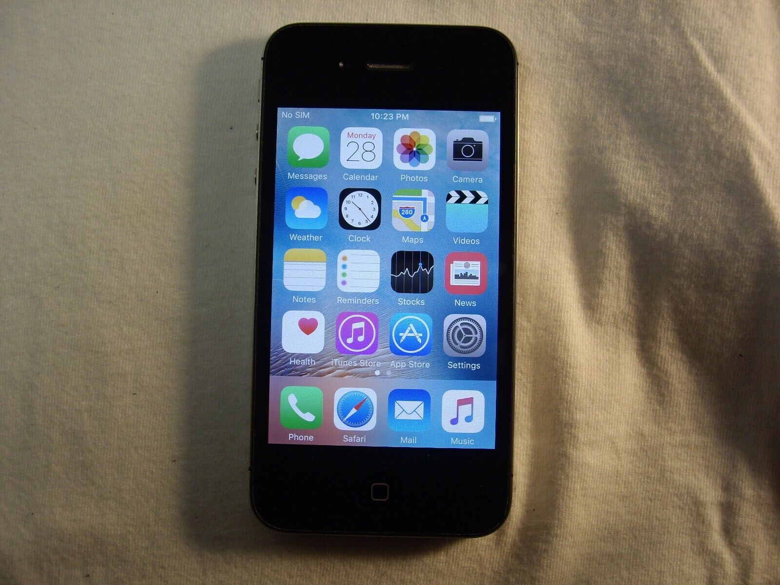 Black Apple iPhone 4s GSM Unlocked 16GB model A1387                          L7m